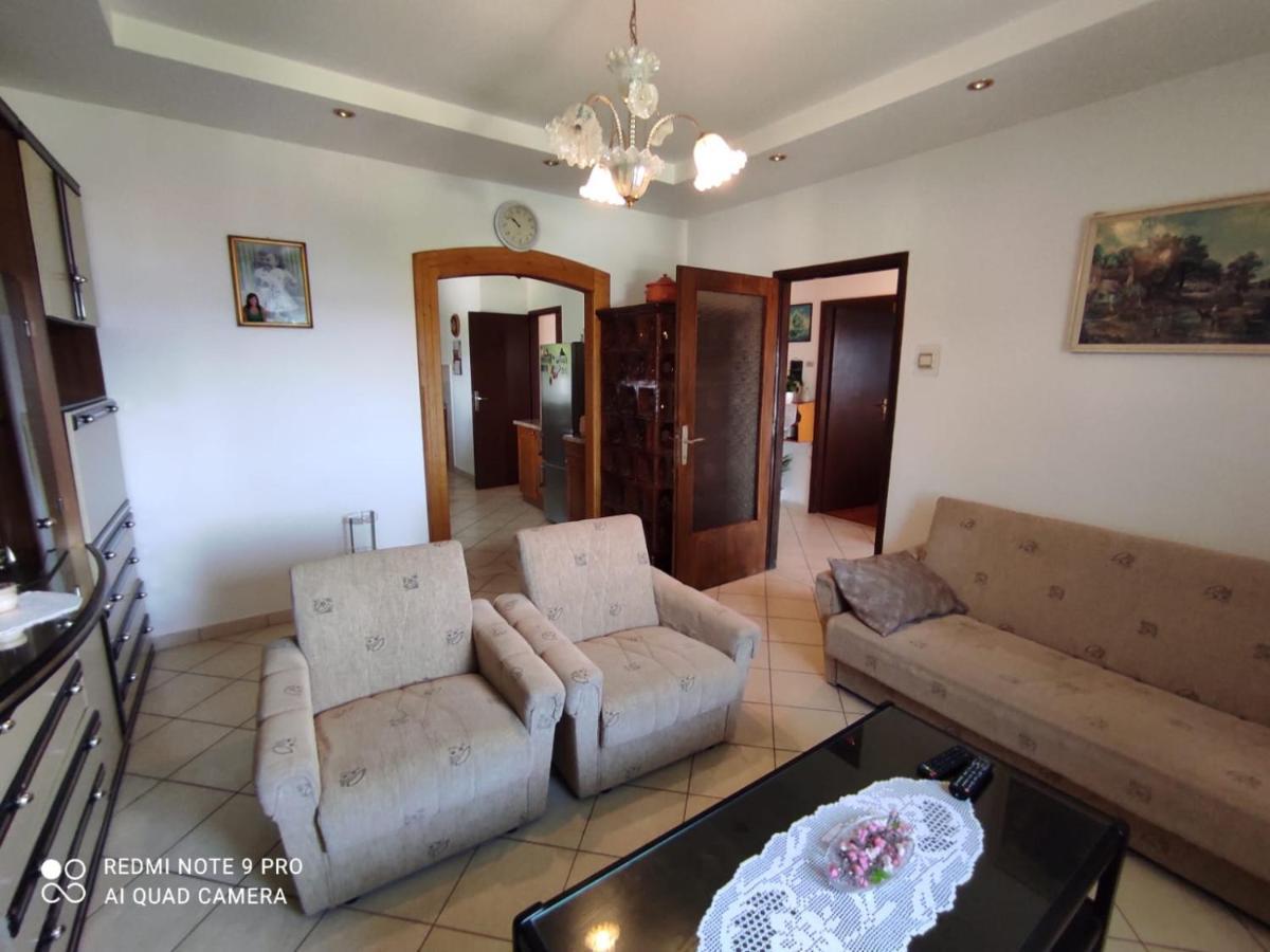 Apartments Marica Krk Town Exterior foto